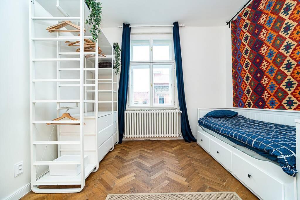 Апартаменти Elegant, Modern, 2-Bed Flat By Museum Of Прага Екстер'єр фото